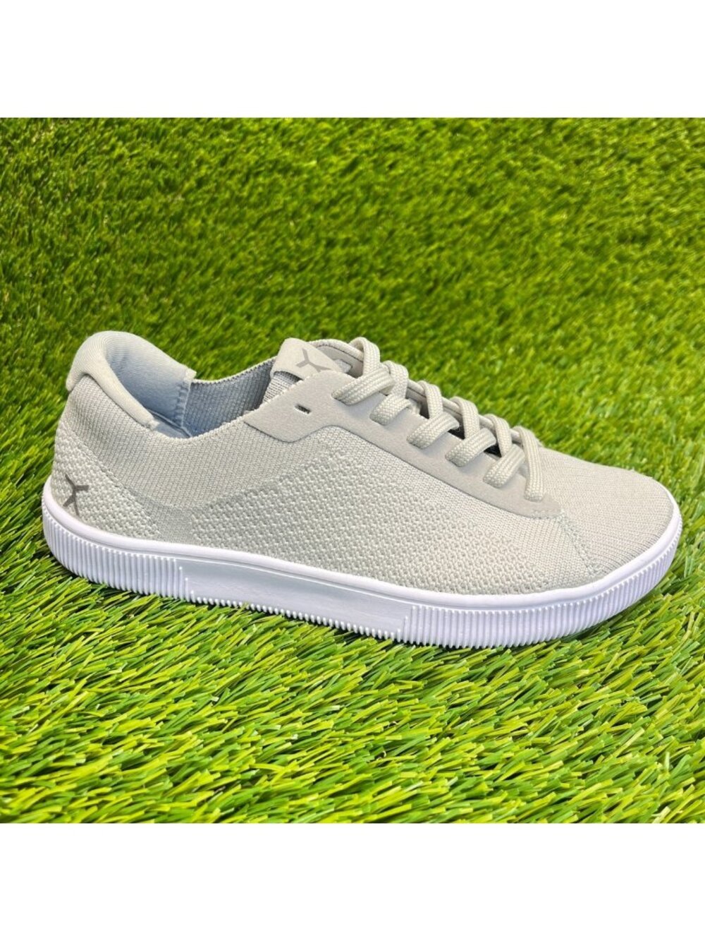 Flux Adapt Trainer Gray White Womens Size 5 Barefoot Minimal Running Shoes